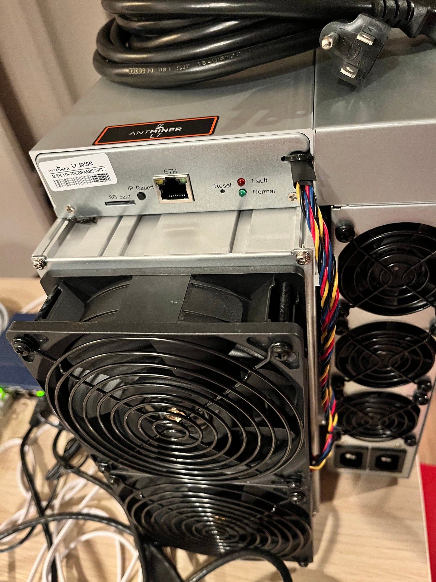Bitmain Antminer L7 (9.05Gh)